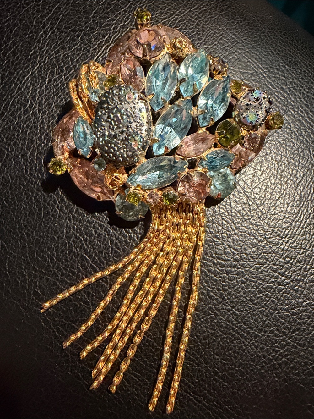 Alice Caviness - Brooch - Unmarked Beauty - 4” x 2.375” - EUC